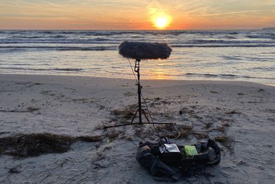 Mikrofon Aufbau in einem Blimp vor dem Sonnenaufgang auf Rügen